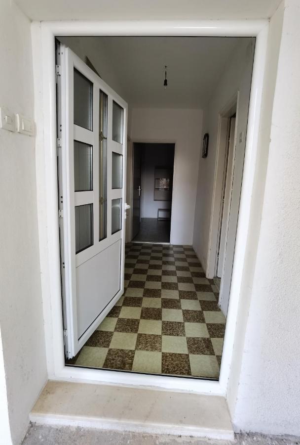 Nikolic Apartmani บาร์ ภายนอก รูปภาพ