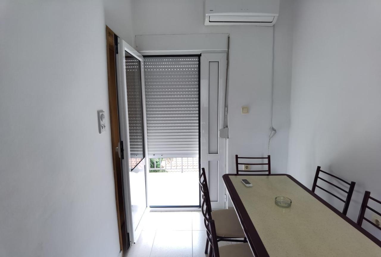 Nikolic Apartmani บาร์ ภายนอก รูปภาพ